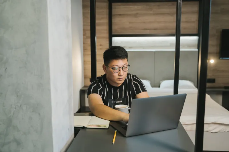 Grinding the Virtual Felt: How Vietnamese-American Players Are Turning Online Poker Into a Real Second Paycheck